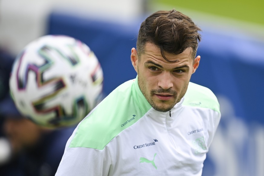 epa09234639 Granit Xhaka during a training session of Team Switzerland in Bad Ragaz, Switzerland, 29 May 2021. Switzerland will play a friendly match against USA on 30 May. EPA/GIAN EHRENZELLER