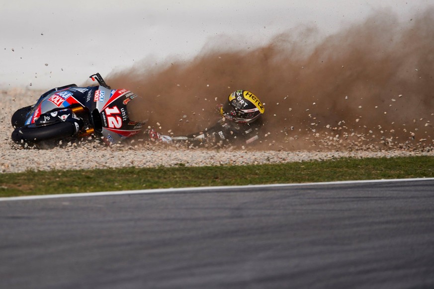 Bilder des Jahres 2020, Sport 09 September Sport Themen der Woche KW39 Sport Bilder des Tages Swiss Moto2 rider Thomas Luthi, Liqui Moly Intact GP, crashes during the third training session held at Ba ...