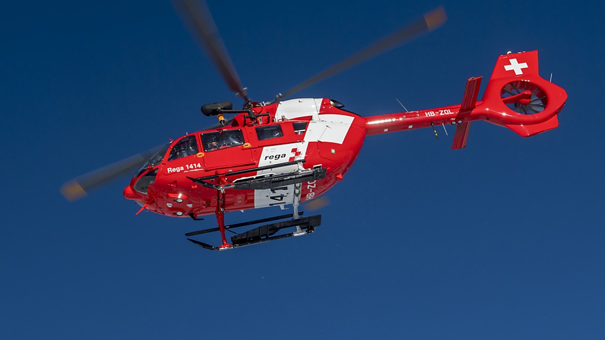 Rega-Helikopter beim