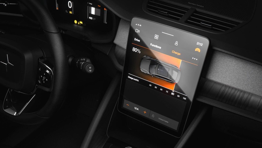 Das Android-Tablet ist einfach zu bedienen. Wenn wir schon dabei sind: Eine 80-prozentige Ladung kann beim Polestar in 40 Minuten erreicht werden.