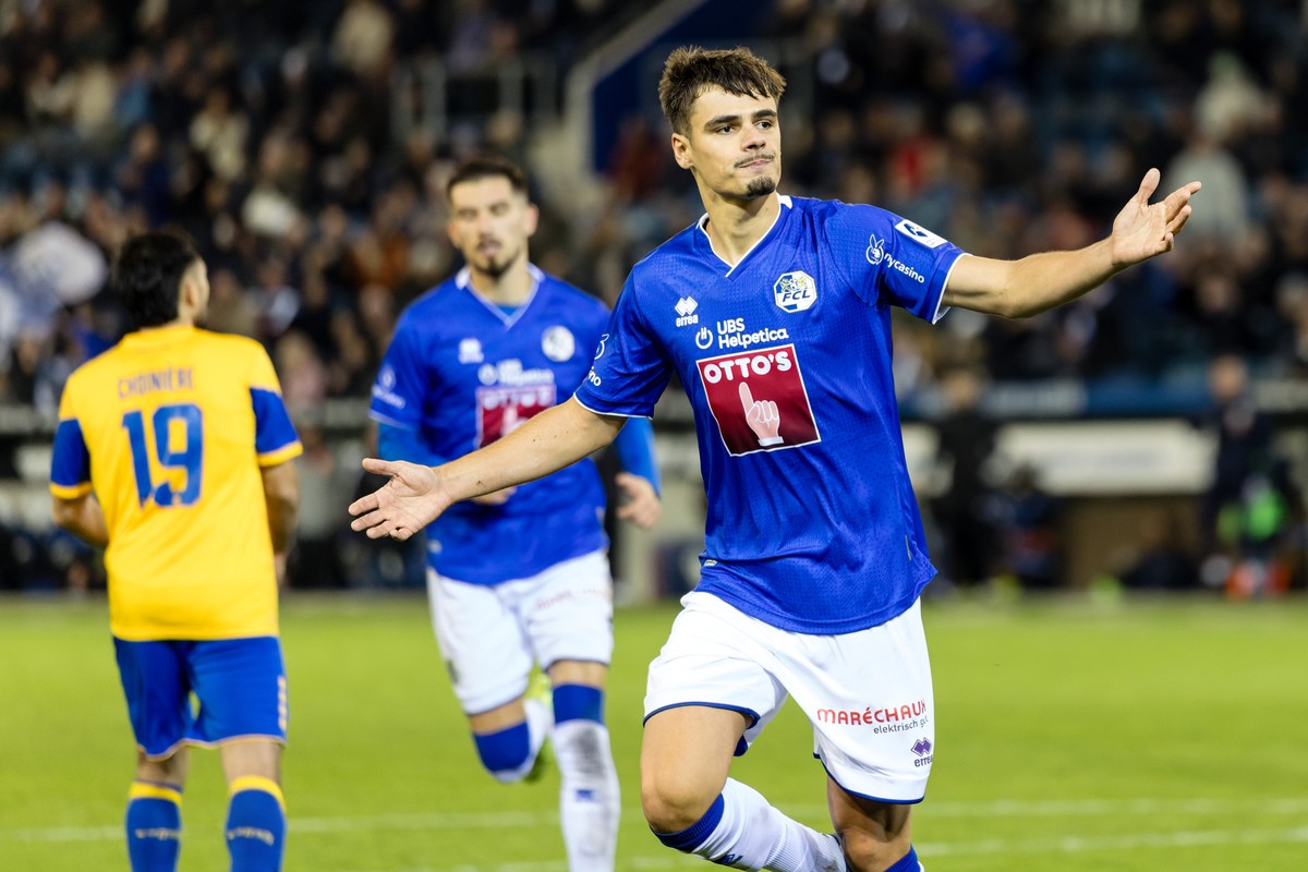 Donat Rrudhani (FCL) bejubelt sein Tor zum 2:0 im Fussball Meisterschaftsspiel der Swiss Super League zwischen dem FC Luzern, FCL, und dem Grasshopper Club Zuerich, GC, am Sonntag, 3. November 2024 in ...