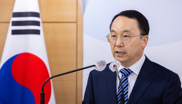 epa10567051 Koo Byoung-sam, a spokesperson for the unification ministry, gives a briefing on North Korea&#039;s nonresponse to daily routine calls with South Korea through an inter-Korean liaison comm ...