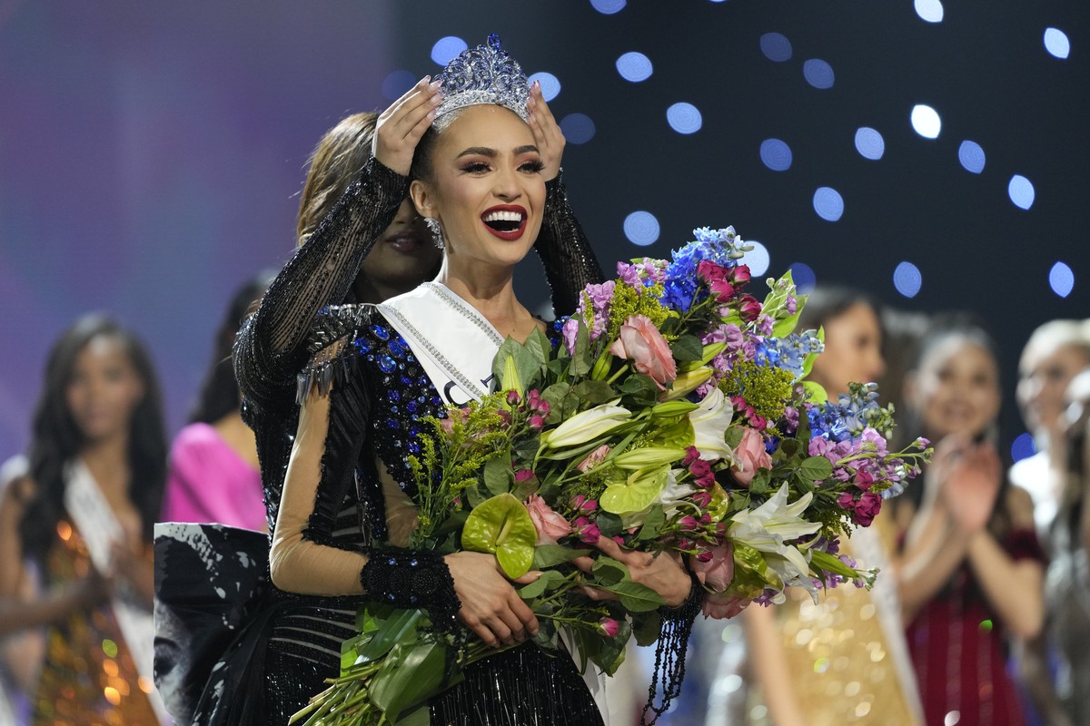 Miss USA R'Bonney Gabriel reacts as she is crowned Miss Universe during the final round of the 71st Miss Universe Beauty Pageant, in New Orleans on Saturday, Jan. 14, 2023. (AP Photo/Gerald Herbe ...