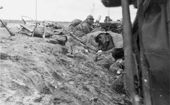 Die Brutalität des Krieges zeigte sich besonders eindrücklich bei der Schlacht um Guadalajara, 1937.
https://commons.wikimedia.org/wiki/File:Bundesarchiv_Bild_183-2006-1204-507,_Spanien,_Schlacht_um_G ...