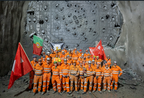 <p>Die Mineure der zweiten Gotthardröhre können sich feiern lassen.</p>