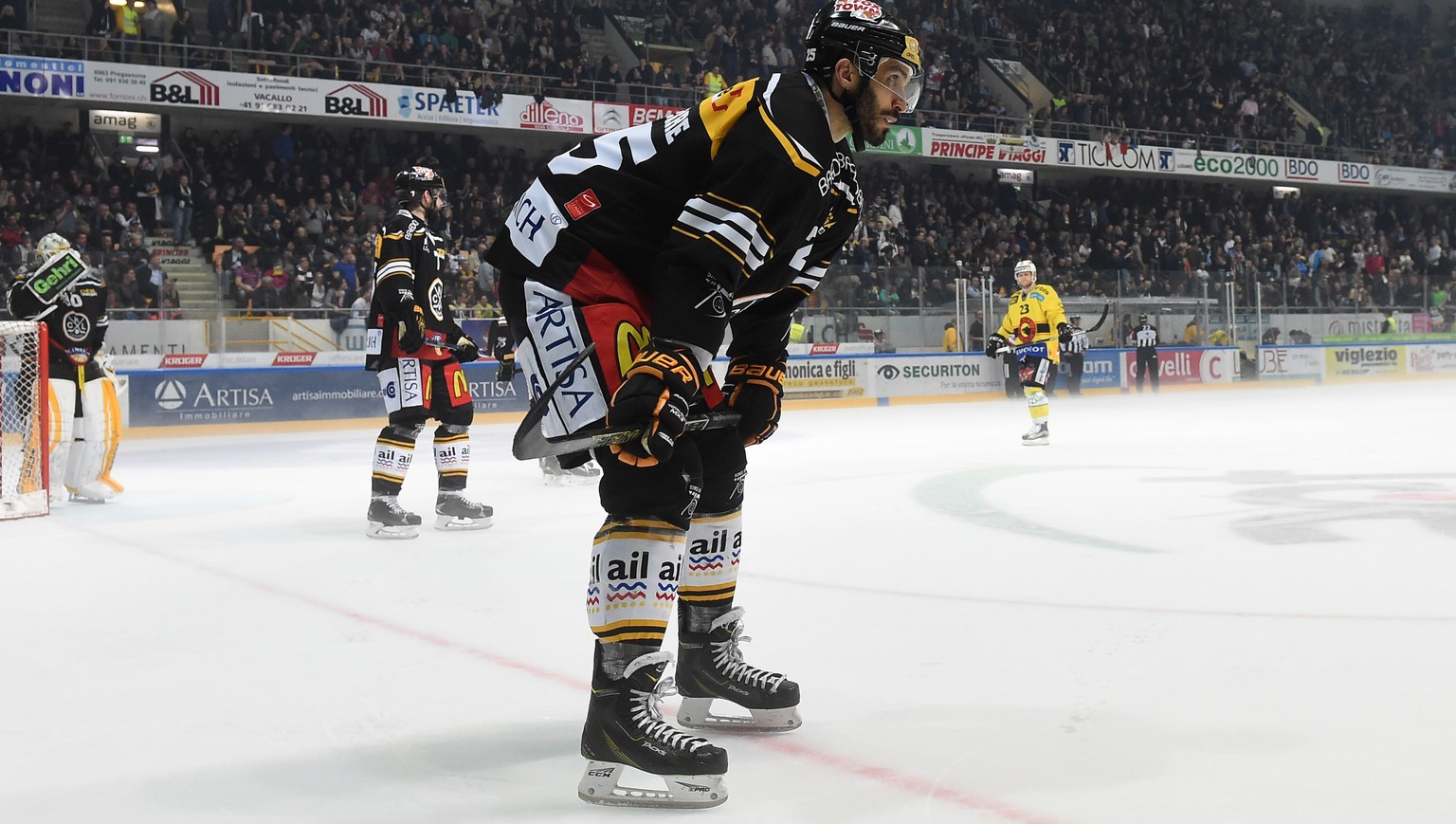 Maxim Lapierre und der HC Lugano sind in Rücklage geraten.