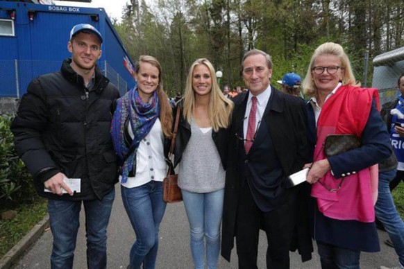 Walter Frey mit Ehefrau Barbara, die im Verwaltungsrat ist, und mit den drei Kindern. Zwei sind bereits im Unternehmen, die jüngste Tochter absolviert ein Sportstudium.