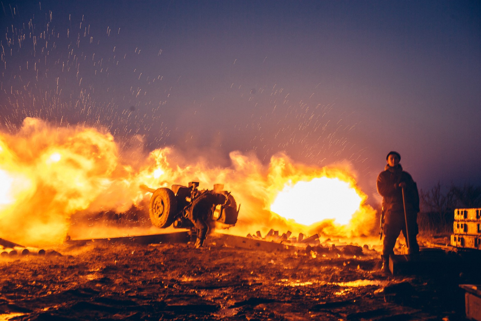 Der Fotograf Max Avdeev hat vor der Einnahme Debalzewos prorussische Separatisten begleitet und die Lage aus deren Perspektive fotografisch festgehalten. Seine Bilder wurden erstmals bei <a href="http://www.buzzfeed.com/avdeev/horrific-images-capture-the-sheer-brutality-of-ukraine-war#.hk9Ak7aAa" target="_blank">Buzzfeed </a>veröffentlicht.