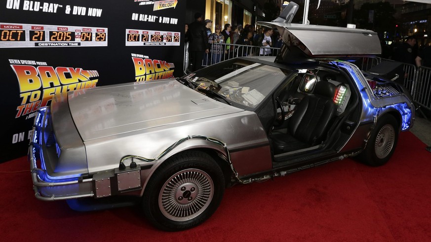 epa05131878 (FILES) A file photo dated 21 October 2015 of a DeLorean DMC-12 at the &#039;Back to the Future 30th Anniversary Trilogy&#039; at the AMC Loews Lincoln Square 13 in New York, NY, USA. Vari ...
