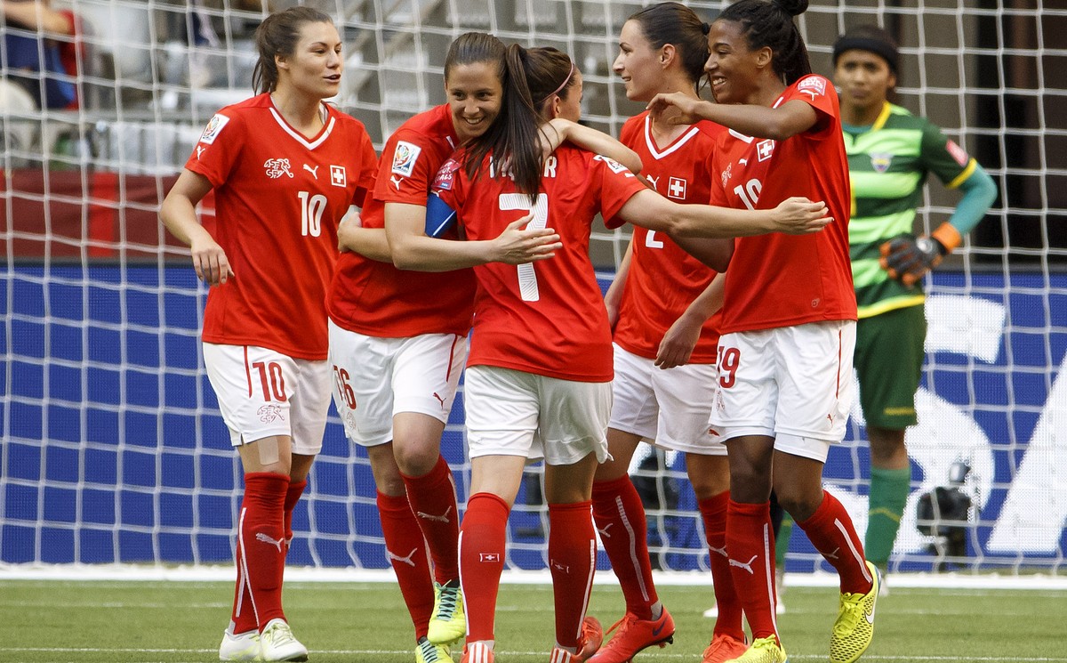 Fabienne Humm (Zweite v. l.) braucht für ihren Hattrick nur 274 Sekunden.
