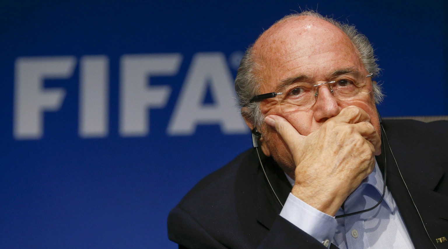 Durch die Gesetzesänderung wird FIFA-Chef Sepp Blatter als «Politically Exposed Person» (PEP) eingestuft.