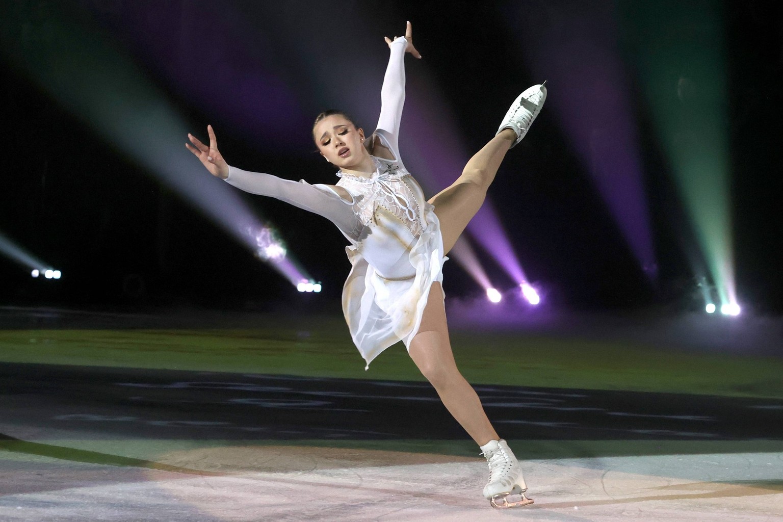 Russia: Ilya Averbukh s ice show marks 80 years since Siege of Leningrad lifting RUSSIA, ST PETERSBURG - JANUARY 28, 2024: Figure skater Kamila Valieva performs during choreographer Ilya Averbukh s ic ...