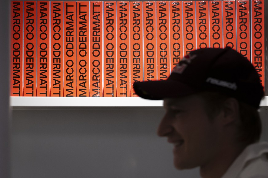 ACHTUNG: EMBARGO BIS 00:01 UHR 11.11.2025 --- Der Schweizer Skirennfahrer Marco Odermatt waehrend der Praesentation seiner Biografie &quot;Marco Odermatt - Meine Welt&quot; im Studio Voile, am Montag, ...