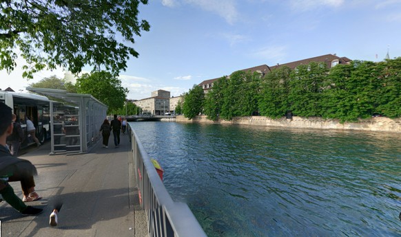 Neben dem Zürcher Hauptbahnhof wurde eine Leiche aus der Limmat geborgen.&nbsp;