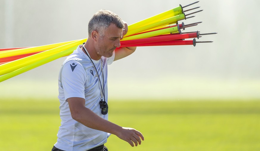 Basels Cheftrainer Alex Frei beim Training der ersten Mannschaft des FC Basel 1893 in Basel, am Freitag, 17. Juni, 2022. (KEYSTONE/Georgios Kefalas)