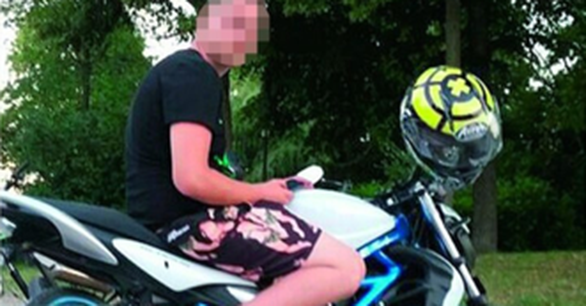 Aktivisten spielten den üblen Hasskommentar eines 17-jährigen Lehrlings seinem Arbeitgeber zu. Dieser entliess ihn fristlos.