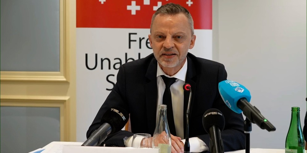 Nachdem zahlreiche mögliche Kandidierende absagten, hat die Zürcher SVP am Mittwoch doch noch einen Kandidaten für die Nachfolge von Bundesrat Ueli Maurer präsentiert: Der 53-jährige Jurist Hans-Ueli  ...