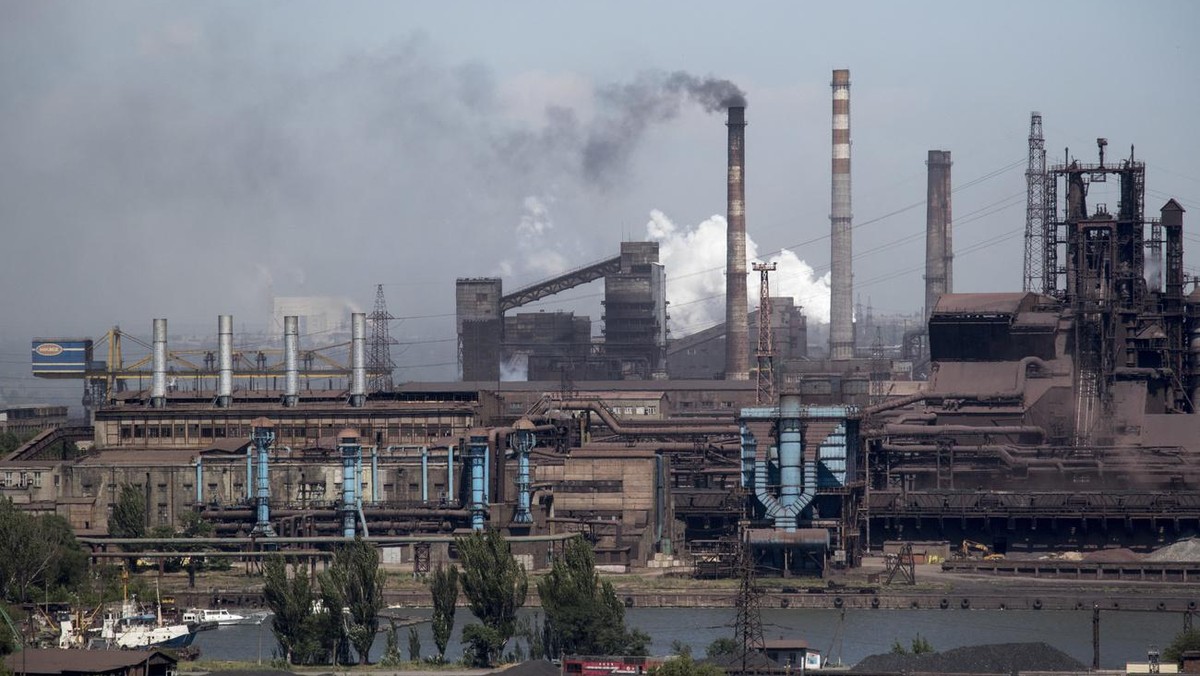 epa06786752 A general view of the Azovstal constructions in the eastern Ukrainian city of Mariupol, 05 June 2018. 'Azovstal Iron and Steel Works' is a part of metallurgical division Metinves ...