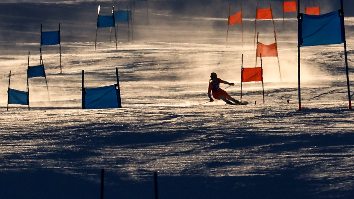 epa11091549 Andrea Ellenberger of Switzerland in action during the first run of the Women's Giant Slalom race at the FIS Alpine Skiing World Cup in Jasna, Slovakia, 20 January 2024. EPA/MARTIN DI ...