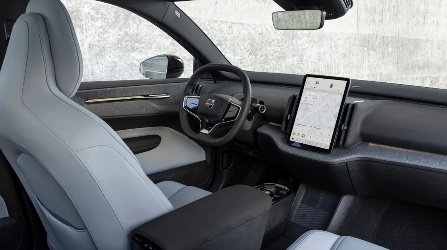 The cockpit appeals because of its reduced shapes, the controls are not immediately clear.