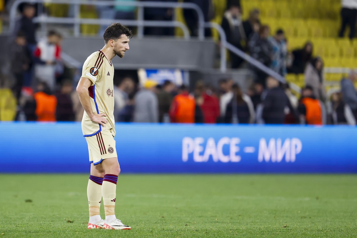 Servette's midfielder Miroslav Stevanovic reacts during the UEFA Europa League group G soccer match between Moldova's FC Sheriff Tiraspol and Switzerland's Servette FC, at the Sheriff M ...
