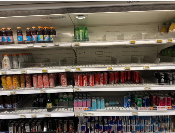 Hier gehen Umsätze flöten: Leere Getränkeregale in einer Aargauer Coop-Filiale.