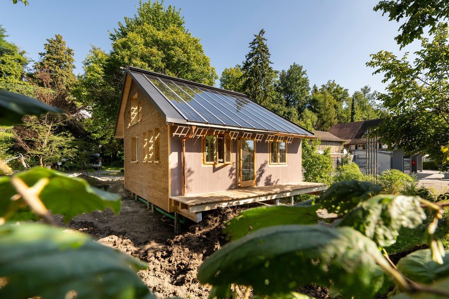 Das Gebäude ist im Prinzip ein Treibhaus mit integriertem Tiny House.