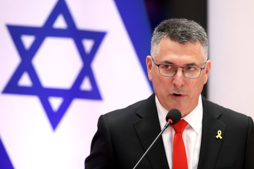 epa12546145 Israeli Foreign Minister Gideon Saar speaks to the press after a meeting with the Paraguayan foreign minister at the Foreign Ministry in Asuncion, Paraguay, 24 November 2025. EPA/JUAN PABL ...