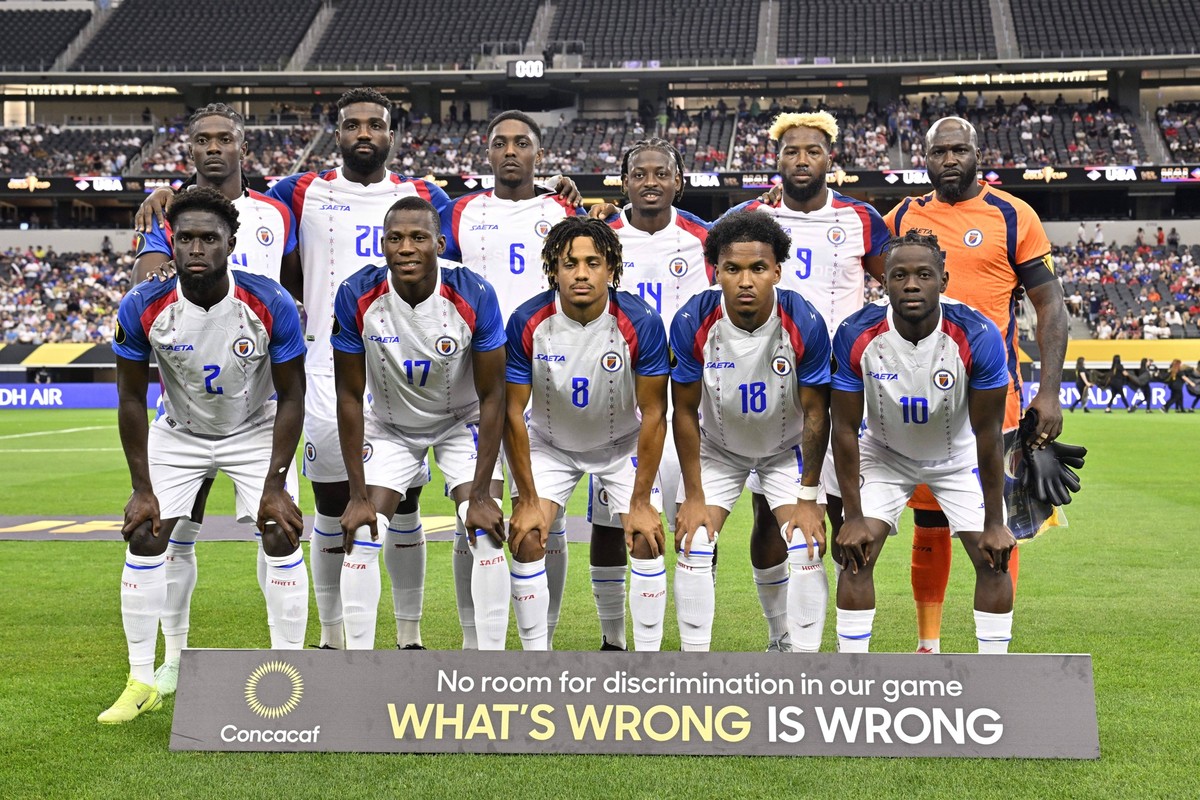 Soccer: Concacaf Gold Cup-Group Stage-Haiti at USA Jun 22, 2025 Arlington, Texas, USA The starting line up for Haiti prior to the first half against the United States of America during a group stage m ...