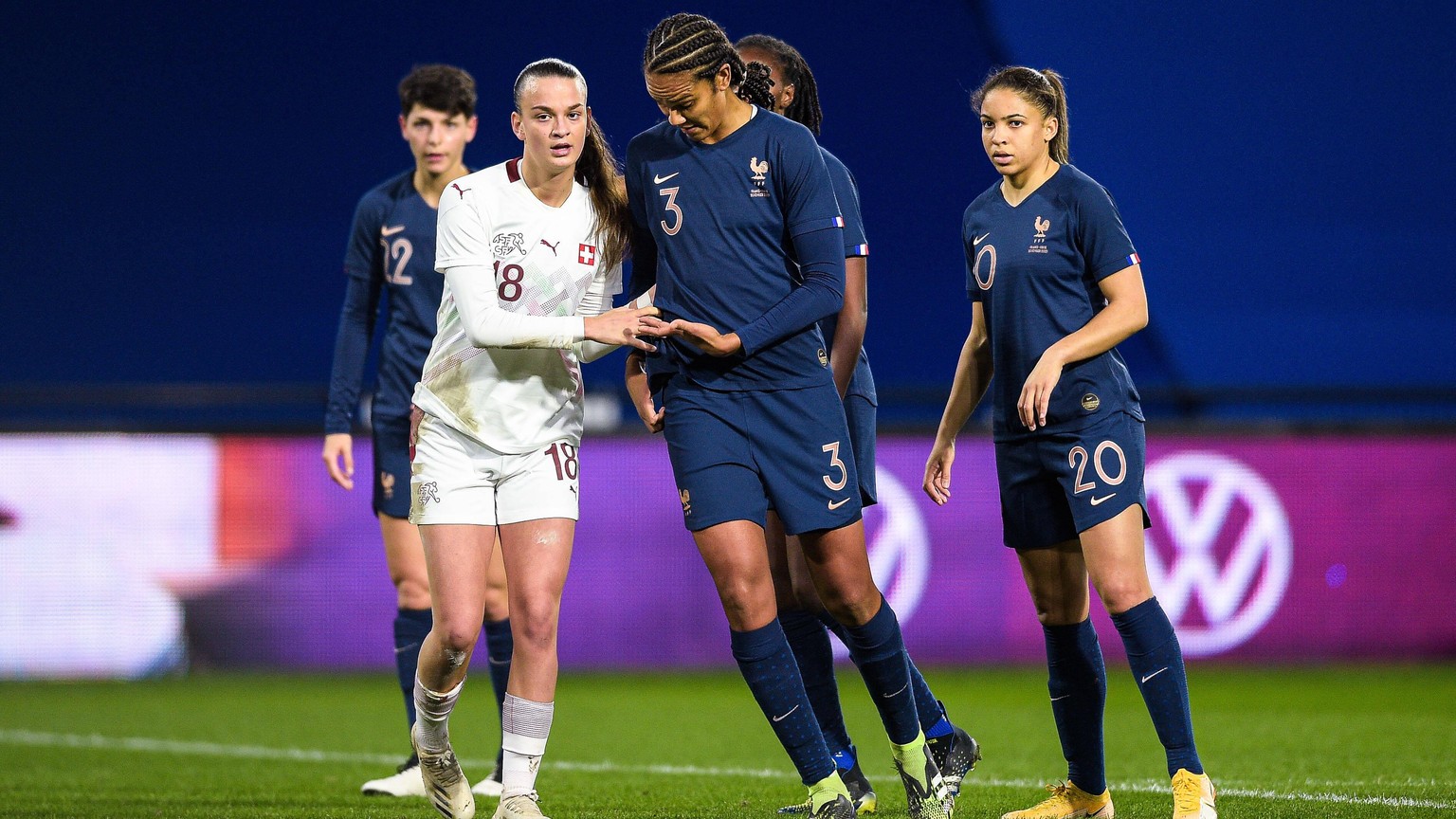 Wendie Renard 3 - France - Riola Xhemaili 18 - Suisse - FOOTBALL : France vs Suisse - Amicale - Metz - 20/02/2021 FedericoPestellini/Panoramic PUBLICATIONxNOTxINxFRAxITAxBEL