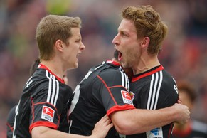 Stefan Kiessling (r.) traf schon nach 40 Sekunden.