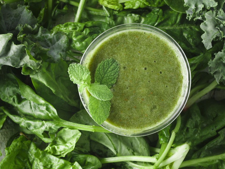 green goddess smoothie kale spinat krautstiel federkohl drink trinken essen food gemüse vegi vegetarisch