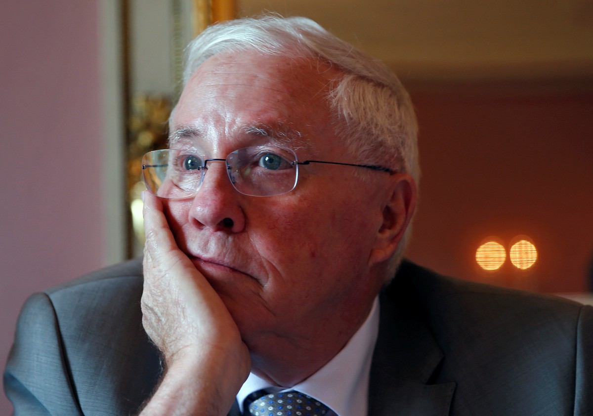 Christoph Blocher, president of the committee, attends a news conference of the "No to slow EU accession" committee in Bern, Switzerland, August 5, 2016. REUTERS/Denis Balibouse