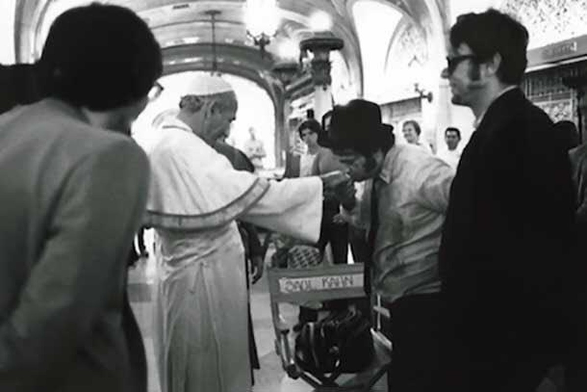 papst johannes paul ii john belushi dan aykroyd the blues brothers set filmdreh chicago 1980 https://www.google.com/url?sa=i&amp;url=https%3A%2F%2Ftwitter.com%2Fthatericalper%2Fstatus%2F95328837401781 ...