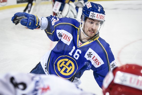 Davos&#039; Lorenz Kienzle during the game between HC Davos and HC Ocelari Trinec, at the 93th Spengler Cup ice hockey tournament in Davos, Switzerland, Friday, December 27, 2019. (KEYSTONE/Melanie Du ...