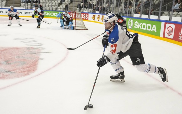 epa09434293 Marco Mueller (EV ZUG 86) during the Champions Hockey League match SonderjyskE vs EV Zug in Vojens, Denmark, 28 August 2021. EPA/Claus Fisker DENMARK OUT