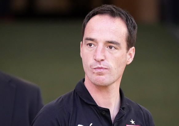 epa07595193 Stuttgart&#039;s head coach Nico Willig before the German Bundesliga relegation first leg soccer match between VfB Stuttgart and FC Union Berlin, in Stuttgart, Germany, 23 May 2019. EPA/RO ...