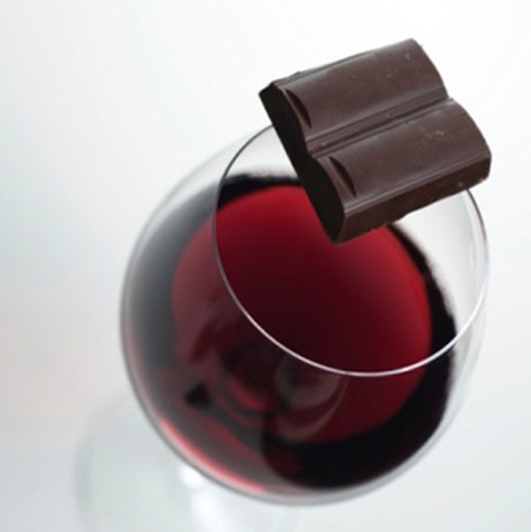 rotwein wein schokolade trinken alkohol drink süsswaren zucker dessert https://lakesidelodgeandsuites.com/event/red-wine-chocolate-in-the-chelan-wine-valley/