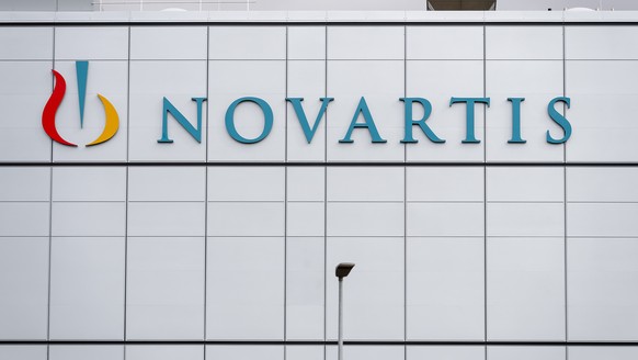 Besucher und Mitarbeiter von Novartis müssen seit Montag eine Maske tragen.