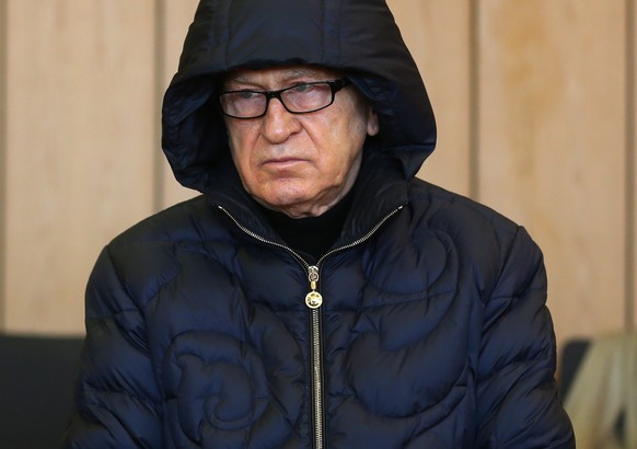 epa05556486 Former agent Werner Mauss stands in the courtroom at the start of his trial in the district court in Bochum, Germany, 26 September 2016. The district attorney&#039;s office is charging the ...