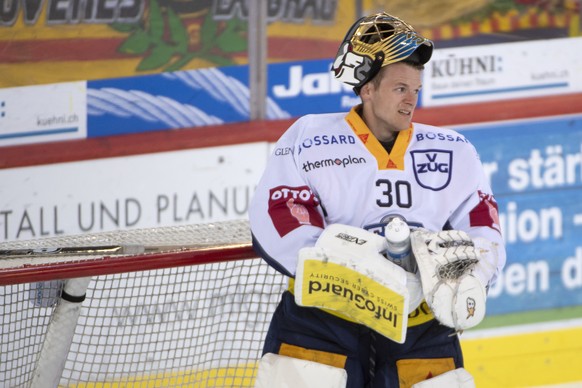 Zugs Golaie, Leonardo Genoni, geschlagen, waehrend dem Meisterschaftsspiel der National League, zwischen den SCL Tigers und dem EV Zug, am Freitag 20. September 2019 im Ilfisstadion in Langnau. (KEYST ...