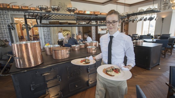 Innenansicht im Restaurant Ritz Coffier im Hotel Palace waehrend einer Medienbesichtigung im Buergenstock Hotel im Buergenstock Resort vom Mittwoch, 17. Mai 2017, auf dem Buergenstock im Kanton Nidwal ...