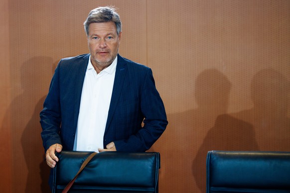 epa11623468 German Minister for Economy and Climate Robert Habeck looks on during the cabinet meeting at the chancellery in Berlin, Germany, 25 September 2024. In its 114th meeting, the cabinet is abo ...