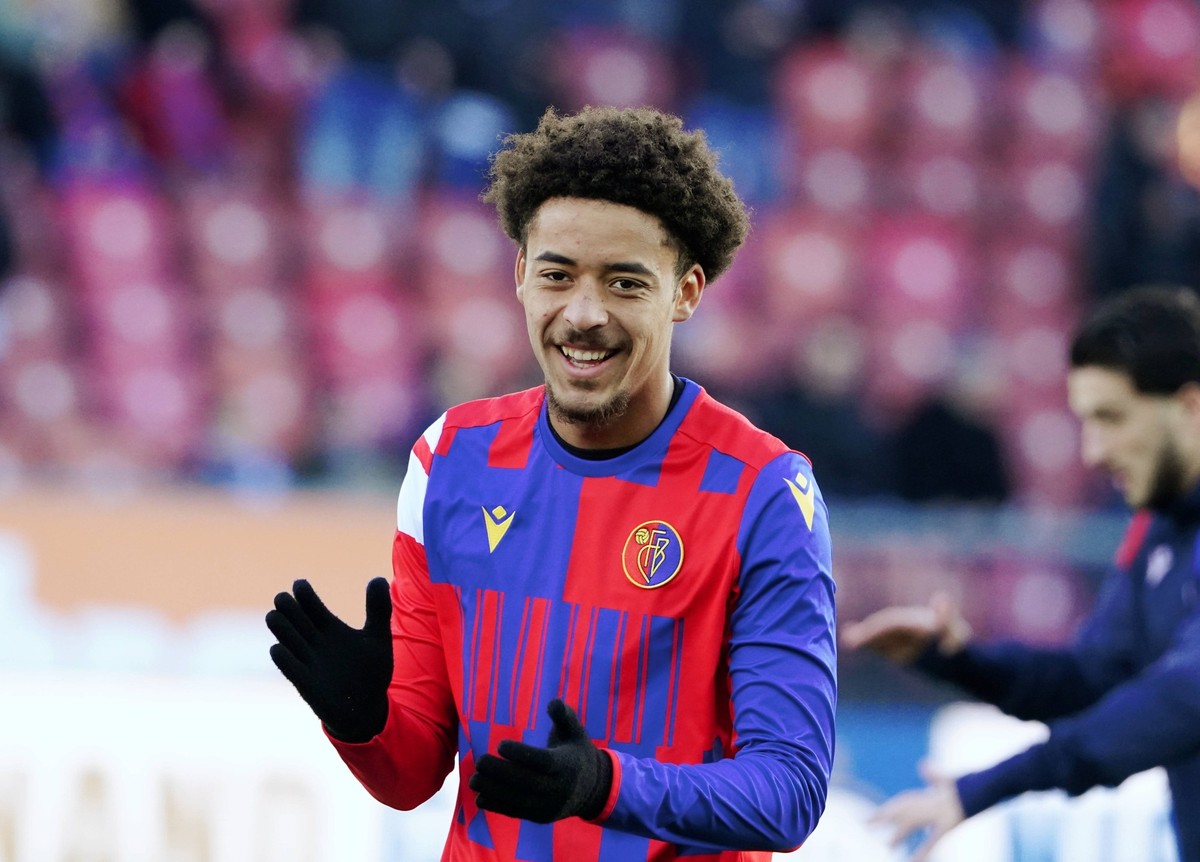 Anton Geisser 21.01.2024 Stadion Letzigrund Fussball Herren Super League FC Zuerich - FC Basel. 0:0 Bild : Marvin Akahomen FC Basel Aktion Einzelbild *** Anton Geisser 21 01 2024 Stadion Letzigrund So ...