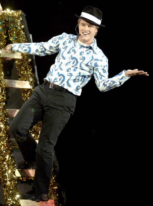 HIGH SCHOOL MUSICAL, Ashley Tisdale, Lucas Grabeel, 2005, photo: Fred Hayes / Disney Channel / Courtesy: Everett Collection Disney Channel/Courtesy Everett Collection ACHTUNG AUFNAHMEDATUM GESCHÄTZT P ...