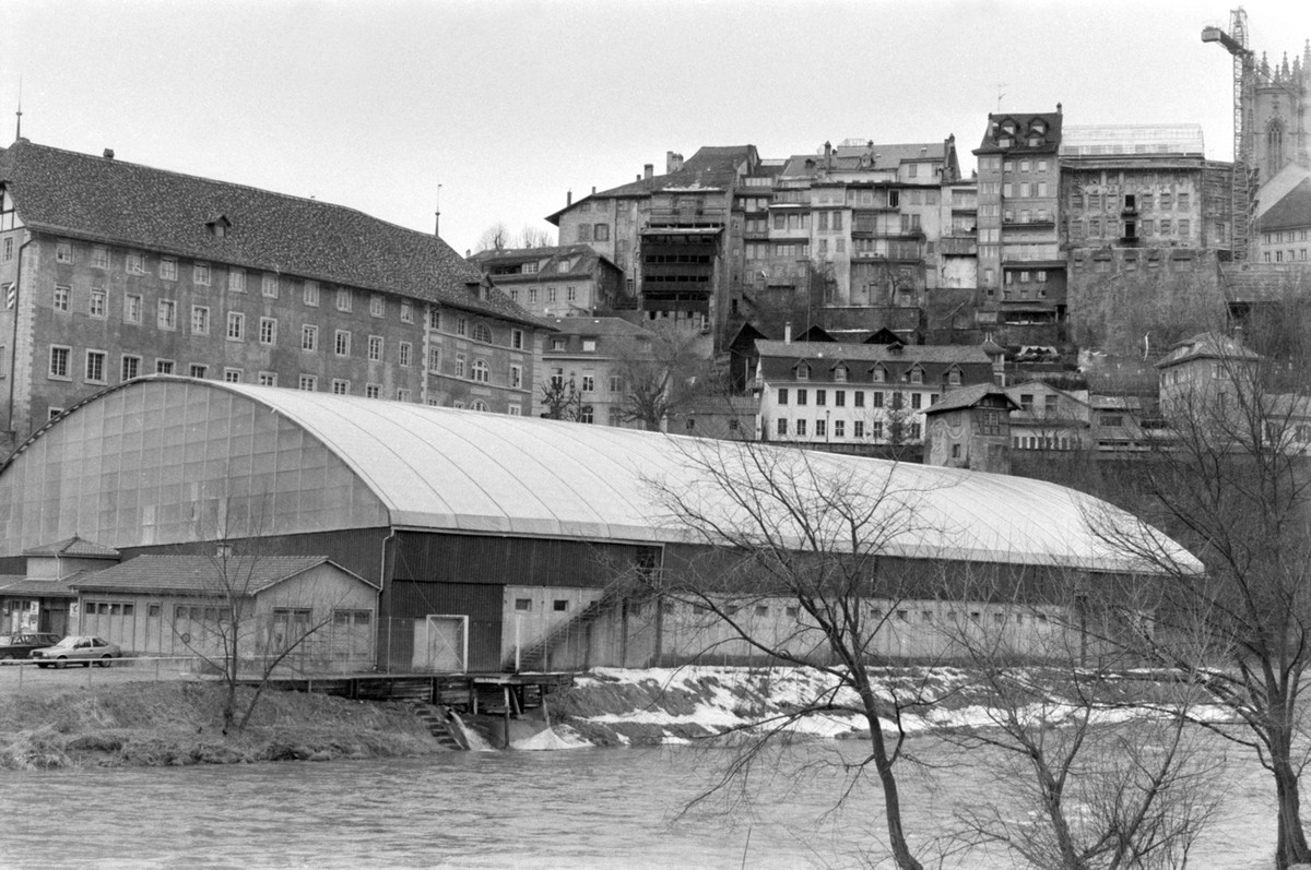 Die Eishalle "Pationoire des Augustins" in der Unterstadt von Freiburg, aufgenommen am 25. Januar 1980. (KEYSTONE/PHOTOPRESS-ARCHIV/O. Burgunder)
