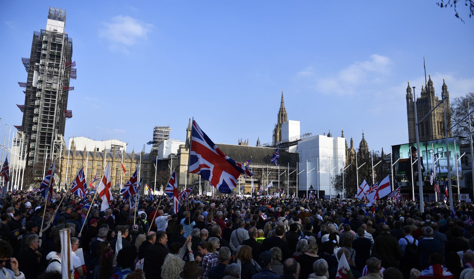 epa07471395 Thousands of pro-Brexit protesters rally outside of the Parliament in London, Britain, 29 March 2019. MPs rejected Prime Minister&#039;s May EU withdrawal agreement earlier in the day. EPA ...