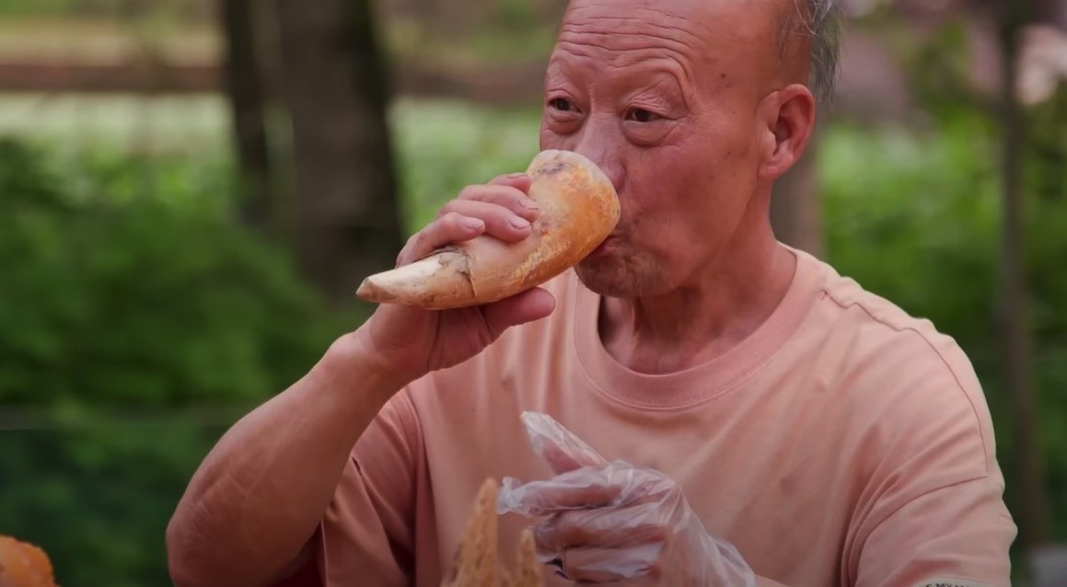 chef wang gang china chinesische küche kantonesisches essen food kochen youtube frosch ratte stierkopf salamander https://www.youtube.com/channel/UCg0m_Ah8P_MQbnn77-vYnYw