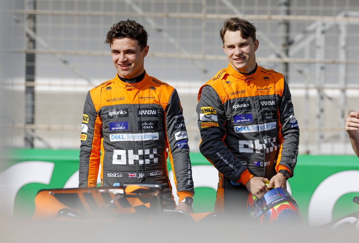 NORRIS Lando gbr, McLaren F1 Team MCL60, portrait PIASTRI Oscar aus, McLaren F1 Team MCL60, portrait during the Formula 1 Armco pre-season testing 2023 of the 2023 FIA Formula One World Championship,  ...