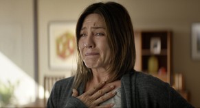 Das ist Aniston im Film «Cake». Ähnlich muss sie wohl beim Anblick des armen Pferdes dreingeguckt haben.